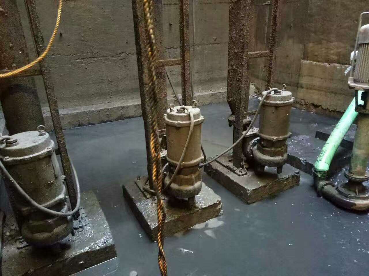 德江污水池清理